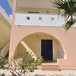 奥斯萨伦托公寓 公寓式酒店 4*